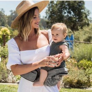 Tush Baby hip carrier